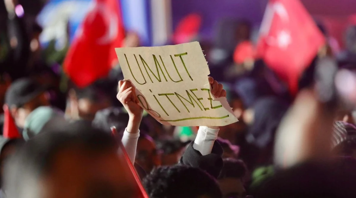 'Diplomasız Erdoğan' sloganı atan 20 yaşındaki genç tutuklandı