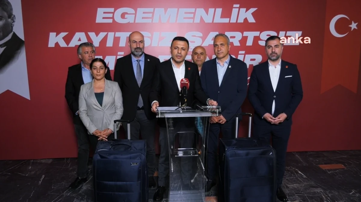 Özgür Çelik'ten otel görüntülerindeki valizlere ilişkin açıklama